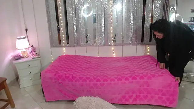 mijal queen online show from February 8, 2:26 am