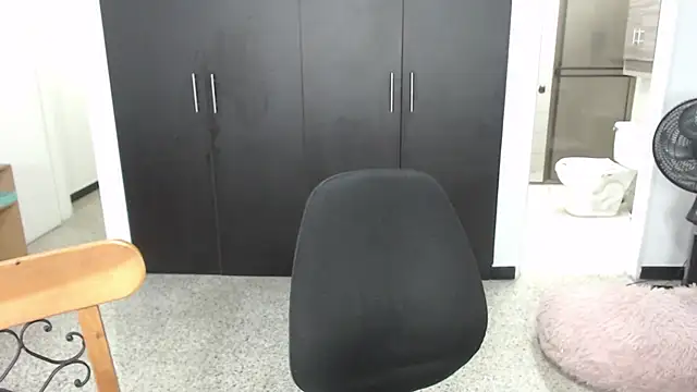 mijal queen online show from March 13, 2:49 am