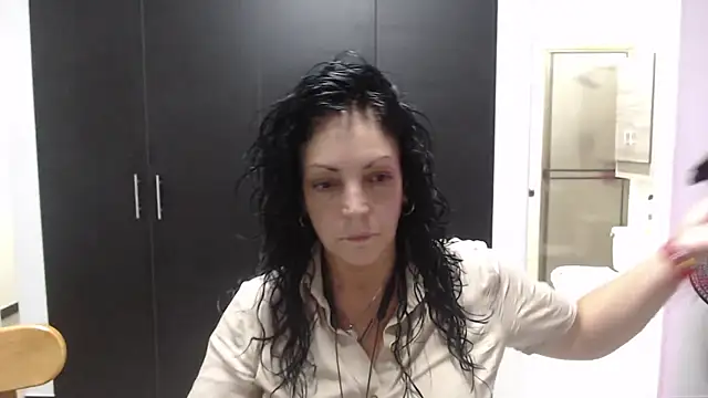 mijal queen online show from September 16, 2:01 am