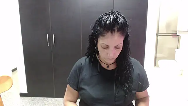 mijal queen online show from October 22, 3:07 am