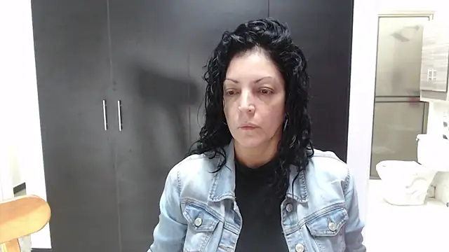 mijal queen online show from November 12, 3:07 am