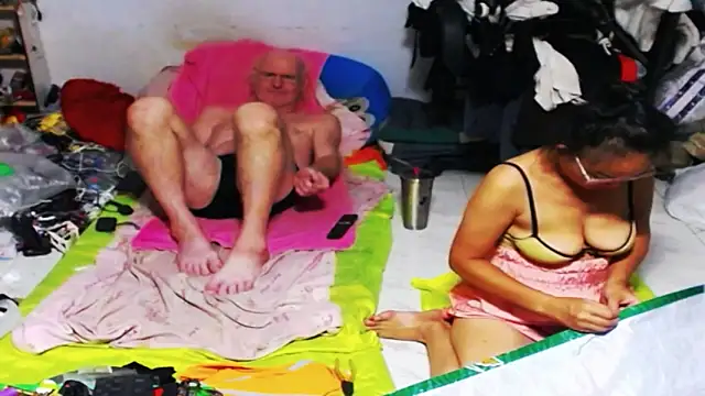 1CuteAndSexy69 online show from March 20, 12:30 am