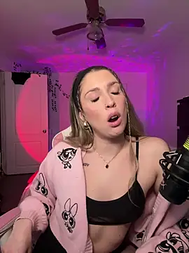 queenxlexy online show from February 14, 7:33 pm