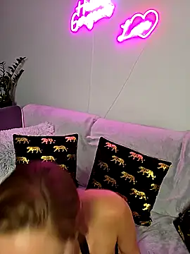 Snapshot of VickyDiamondx chatting on September 10, 6:19 pm VickyDiamondx online show from September 10, 6:19 pm