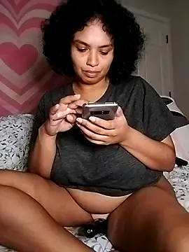 Snapshot of TasteeKitty chatting on October 18, 9:10 am TasteeKitty online show from October 18, 9:10 am