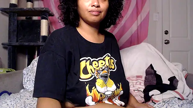 Snapshot of TasteeKitty chatting on October 30, 7:54 am TasteeKitty online show from October 30, 7:54 am