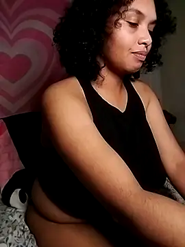 Snapshot of TasteeKitty chatting on November 9, 6:55 am TasteeKitty online show from November 9, 6:55 am