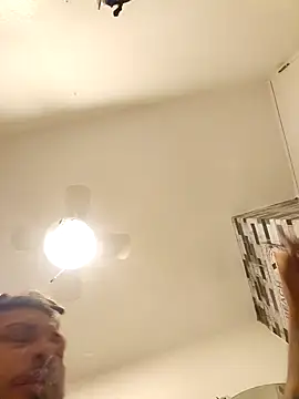 tropikboy online show from March 13, 9:54 am