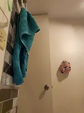 tropikboy online show from March 21, 9:45 am