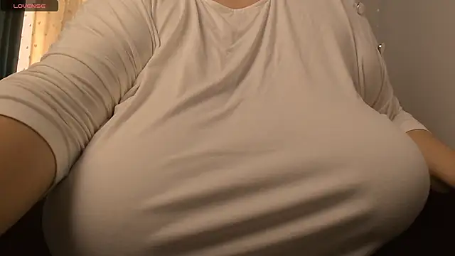 SenzualHotM online show from February 9, 7:05 am