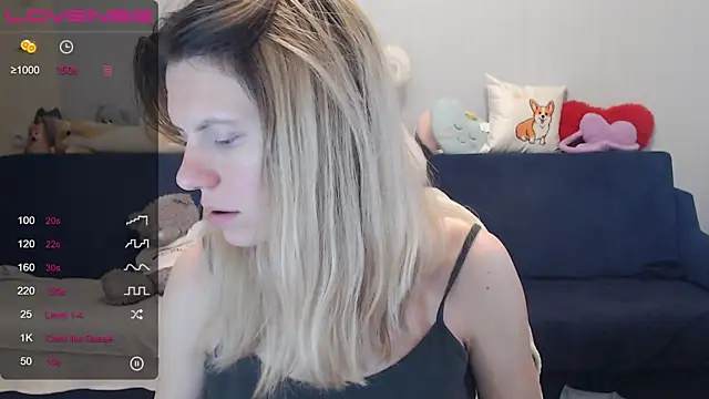 Snapshot of night_is_dark chatting on December 14, 7:57 pm night is dark online show from December 14, 7:57 pm