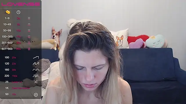 Snapshot of night_is_dark chatting on January 9, 2:40 pm night is dark online show from January 9, 2:40 pm