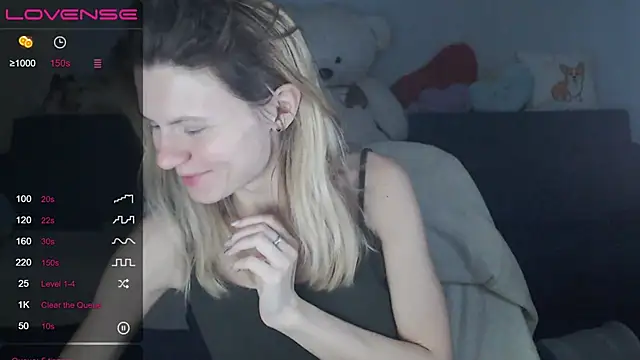 Snapshot of night_is_dark chatting on January 26, 10:35 pm night is dark online show from January 26, 10:35 pm