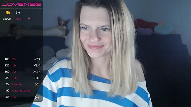 Snapshot of night_is_dark chatting on January 31, 11:24 pm night is dark online show from January 31, 11:24 pm