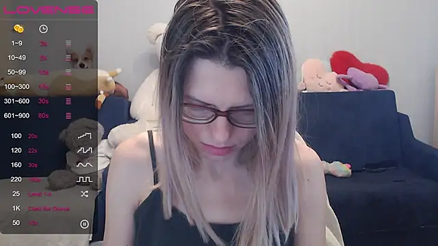 Snapshot of night_is_dark chatting on February 18, 6:58 pm night is dark online show from February 18, 6:58 pm