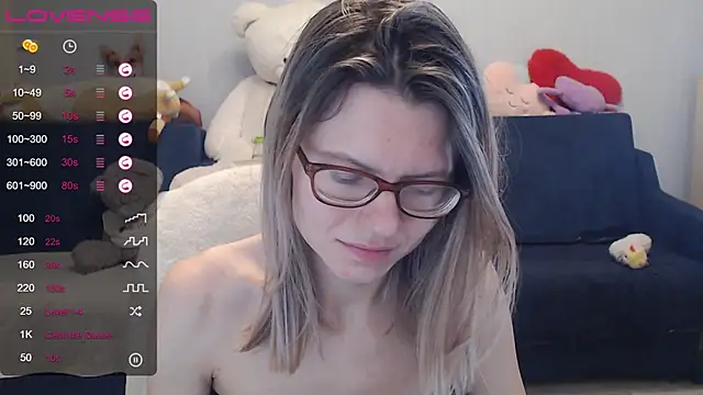 Snapshot of night_is_dark chatting on February 18, 10:03 pm night is dark online show from February 18, 10:03 pm