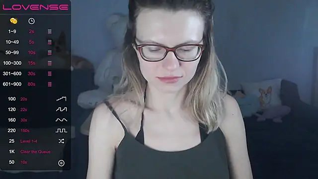 Snapshot of night_is_dark chatting on March 4, 11:43 pm night is dark online show from March 4, 11:43 pm