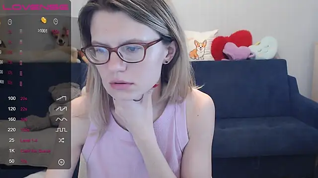 Snapshot of night_is_dark chatting on March 11, 6:41 pm night is dark online show from March 11, 6:41 pm