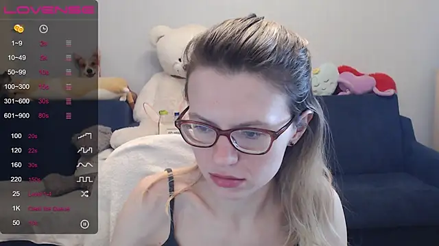 Snapshot of night_is_dark chatting on March 15, 5:37 pm night is dark online show from March 15, 5:37 pm