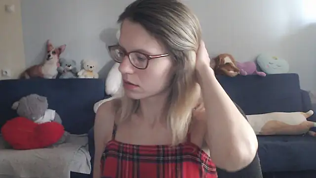 Snapshot of night_is_dark chatting on September 12, 2:06 pm night is dark online show from September 12, 2:06 pm