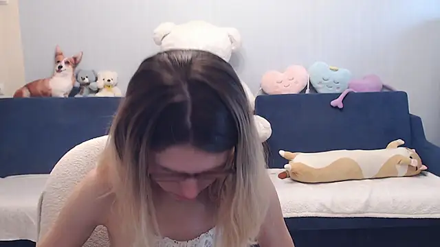 Snapshot of night_is_dark chatting on October 14, 1:45 pm night is dark online show from October 14, 1:45 pm