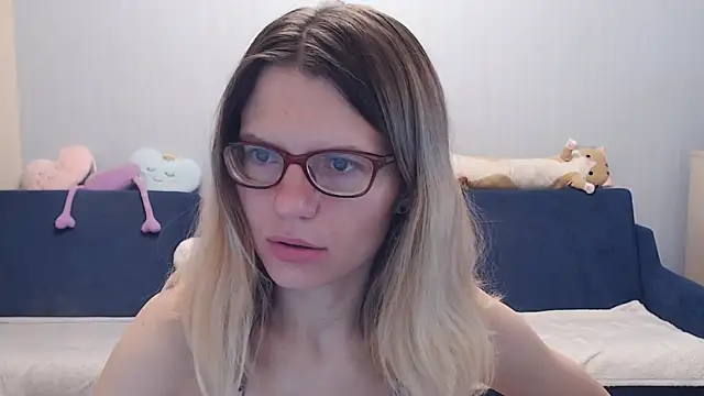 Snapshot of night_is_dark chatting on October 27, 2:10 pm night is dark online show from October 27, 2:10 pm