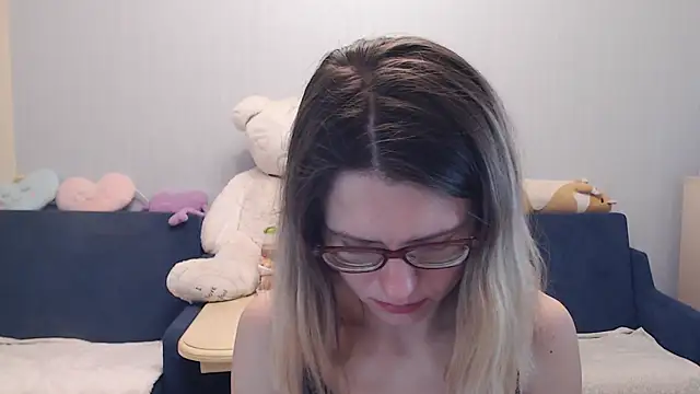 Snapshot of night_is_dark chatting on November 21, 9:13 pm night is dark online show from November 21, 9:13 pm