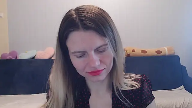 Snapshot of night_is_dark chatting on November 28, 6:21 pm night is dark online show from November 28, 6:21 pm