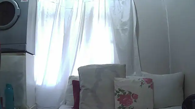 Snapshot of Delicioussexy chatting on October 14, 5:52 am Delicioussexy online show from October 14, 5:52 am