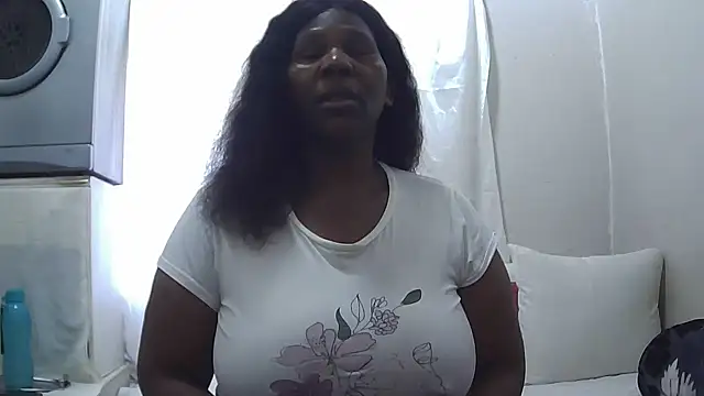 Snapshot of Delicioussexy chatting on October 15, 6:02 am Delicioussexy online show from October 15, 6:02 am