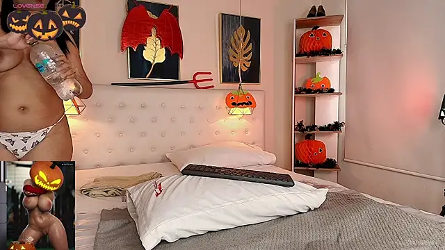 valerie lya online show from October 11, 8:18 pm