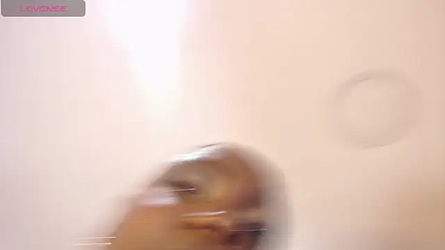 Snapshot of TamyJhonson chatting on March 15, 10:11 pm TamyJhonson online show from March 15, 10:11 pm