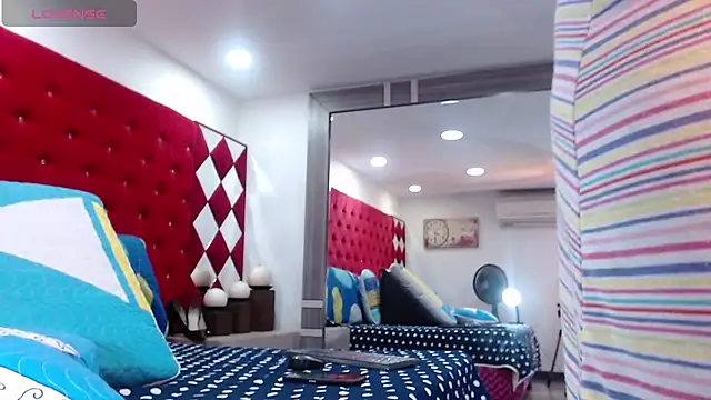 Snapshot of TamyJhonson chatting on November 20, 1:11 pm TamyJhonson online show from November 20, 1:11 pm