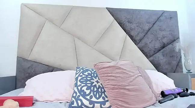 Bonnie Grace online show from January 8, 3:07 pm