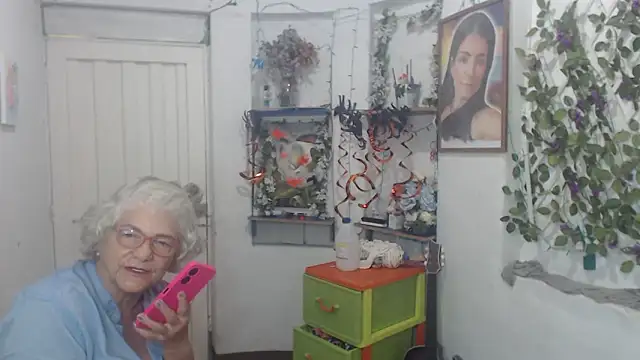 FunnyGrandma online show from October 22, 2:34 am