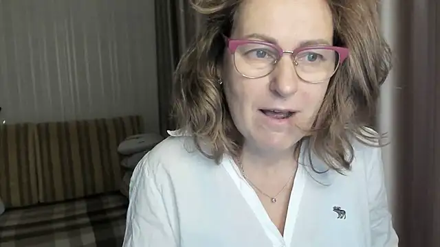 lauraoven online show from December 28, 10:58 am