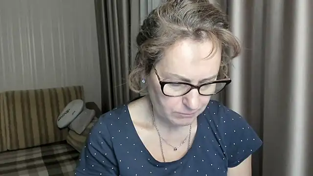 lauraoven online show from January 16, 5:44 pm