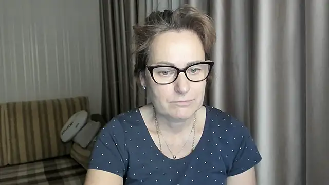 lauraoven online show from January 17, 7:38 pm