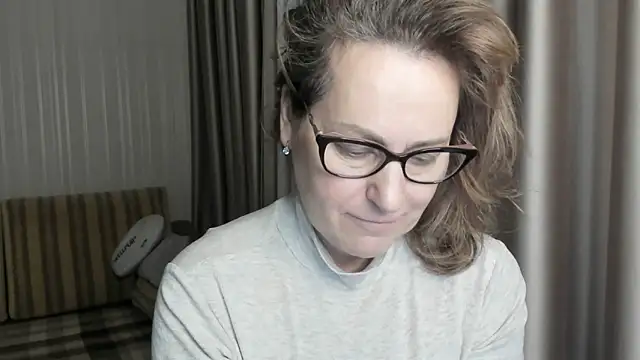 lauraoven online show from January 18, 3:05 pm