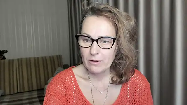 lauraoven online show from January 24, 5:32 pm