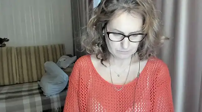 lauraoven online show from February 4, 1:59 pm