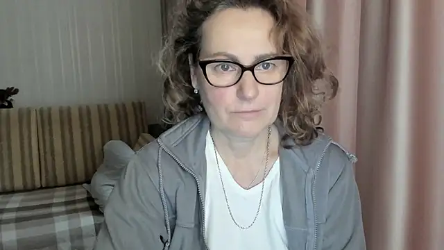 lauraoven online show from February 5, 7:29 am