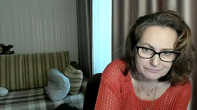 lauraoven online show from February 8, 12:28 pm