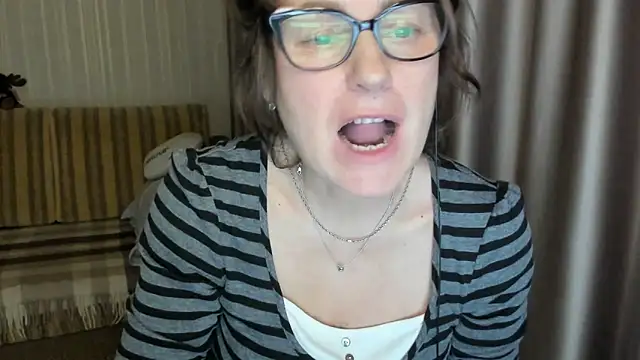 lauraoven online show from February 20, 4:25 pm