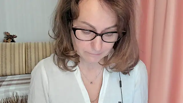 lauraoven online show from February 25, 1:28 pm