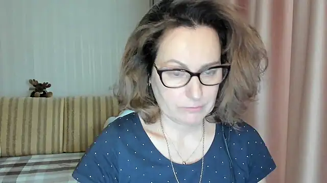 lauraoven online show from March 1, 12:45 pm