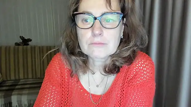 lauraoven online show from March 3, 5:50 pm