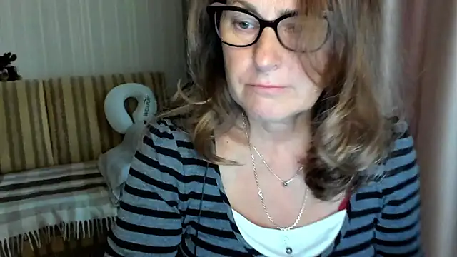 lauraoven online show from October 1, 2:23 pm