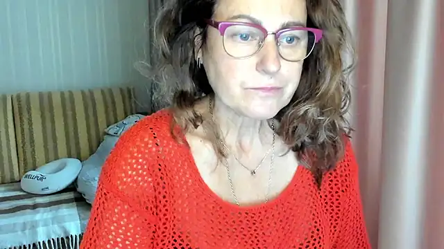 lauraoven online show from October 13, 9:20 am