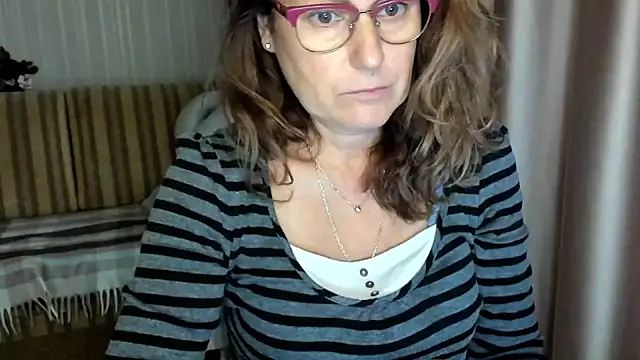 lauraoven online show from October 22, 1:44 pm